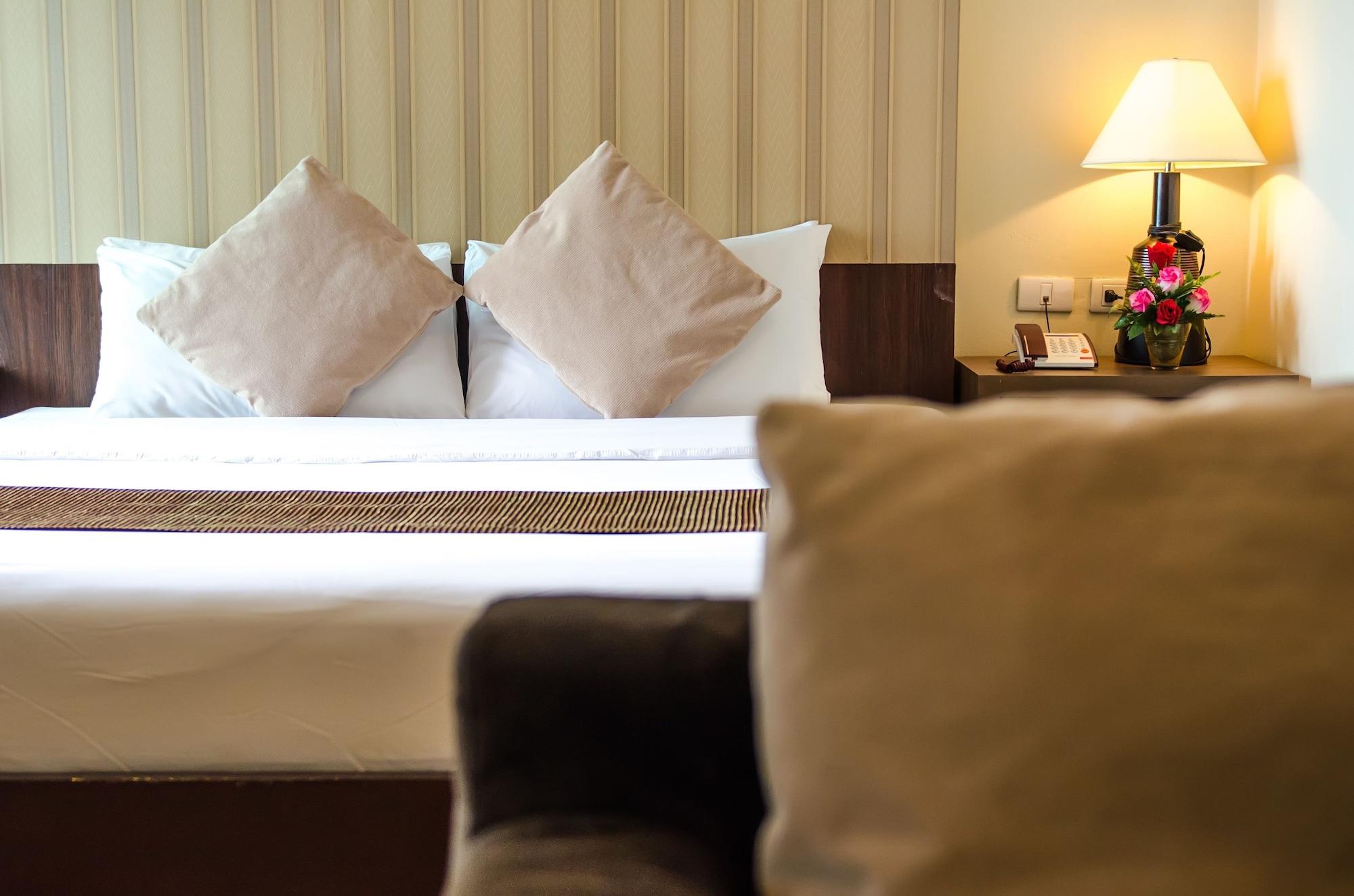 The Platinum Suite Bangkok Eksteriør bilde