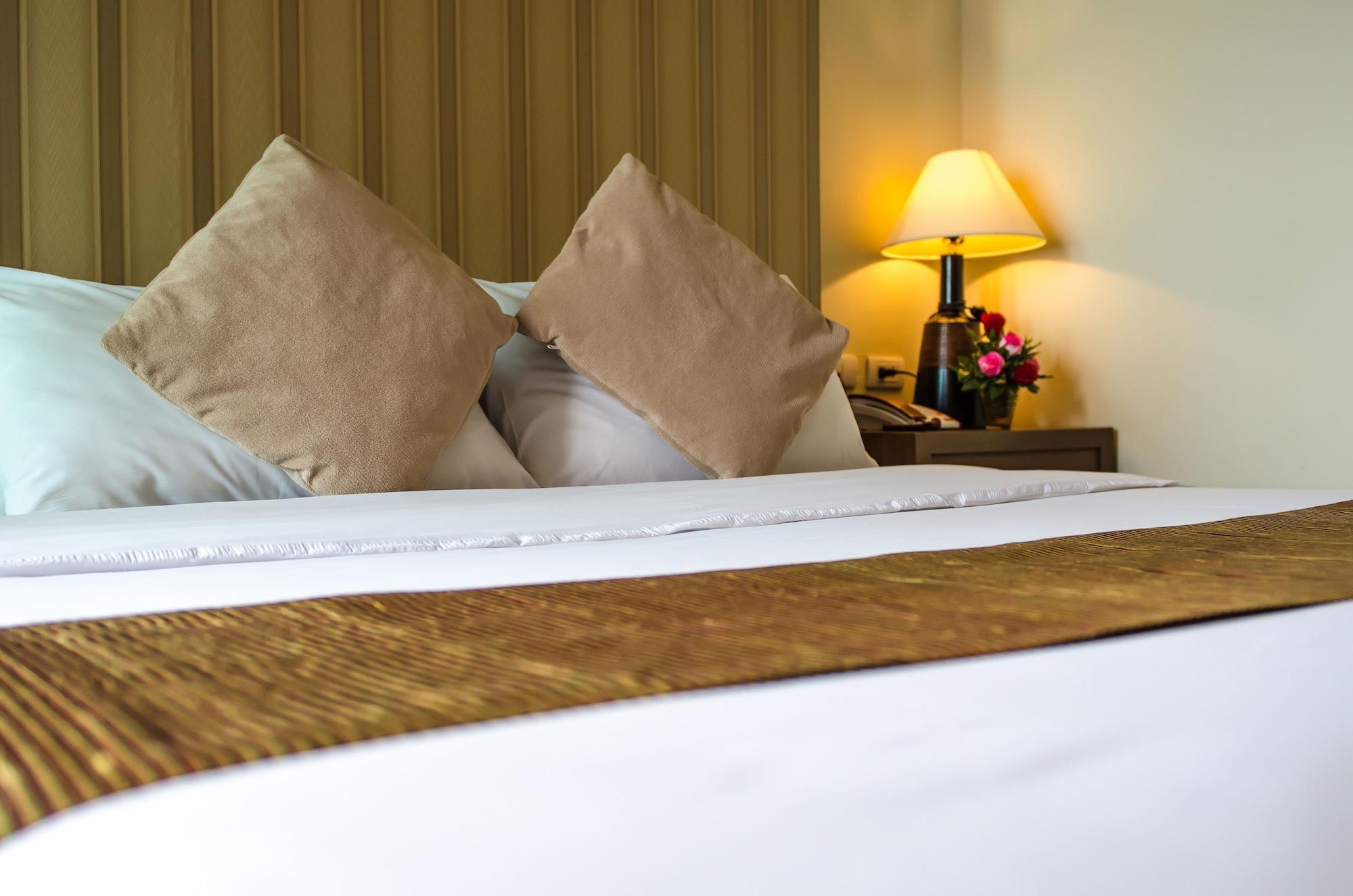 The Platinum Suite Bangkok Eksteriør bilde