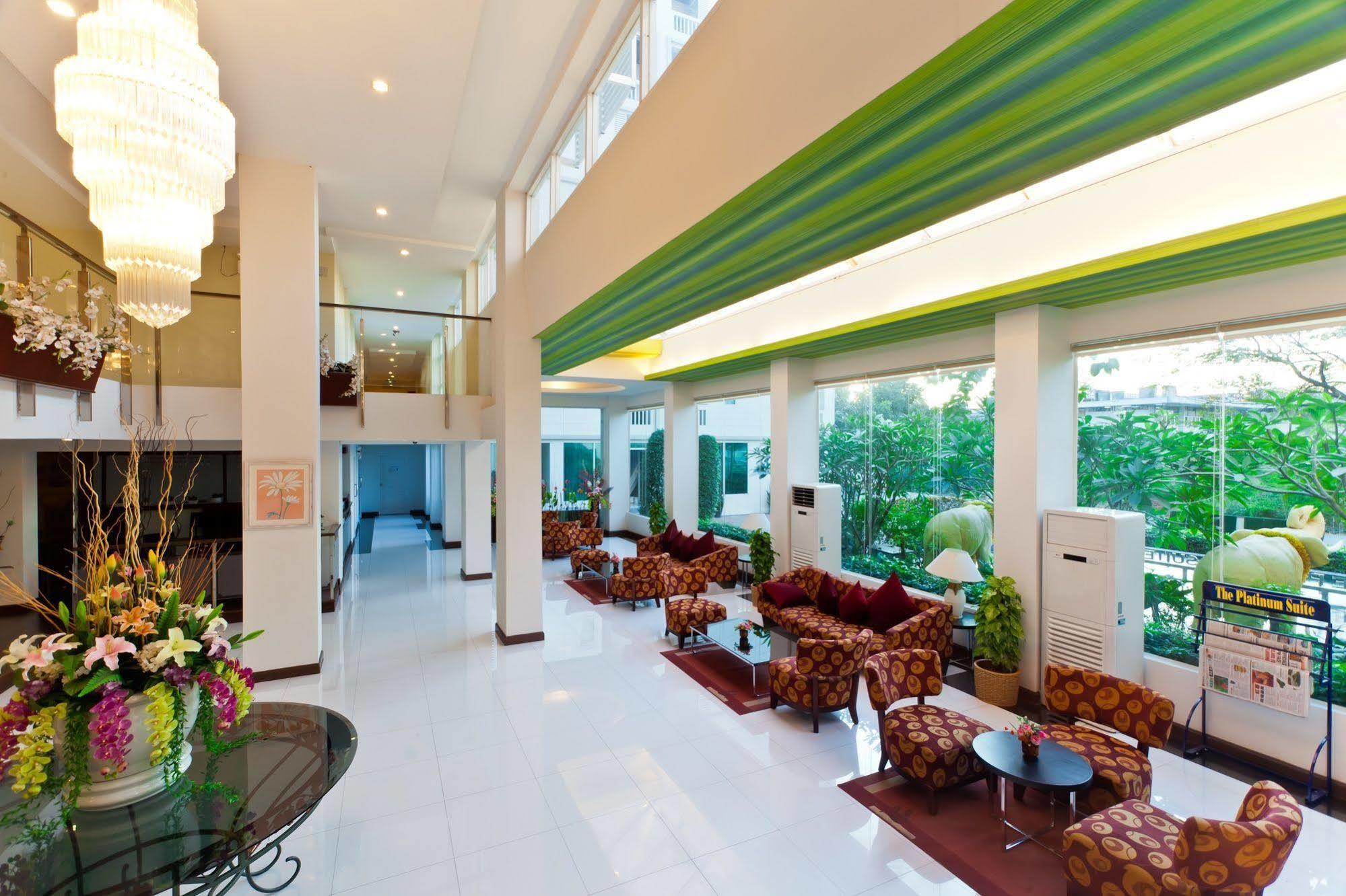 The Platinum Suite Bangkok Eksteriør bilde