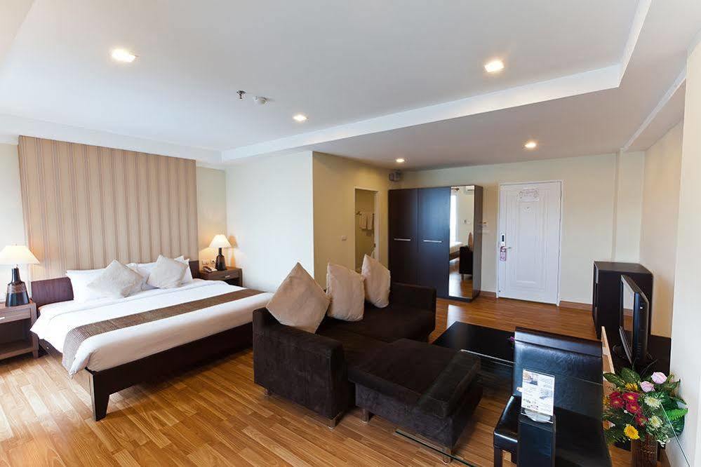 The Platinum Suite Bangkok Eksteriør bilde