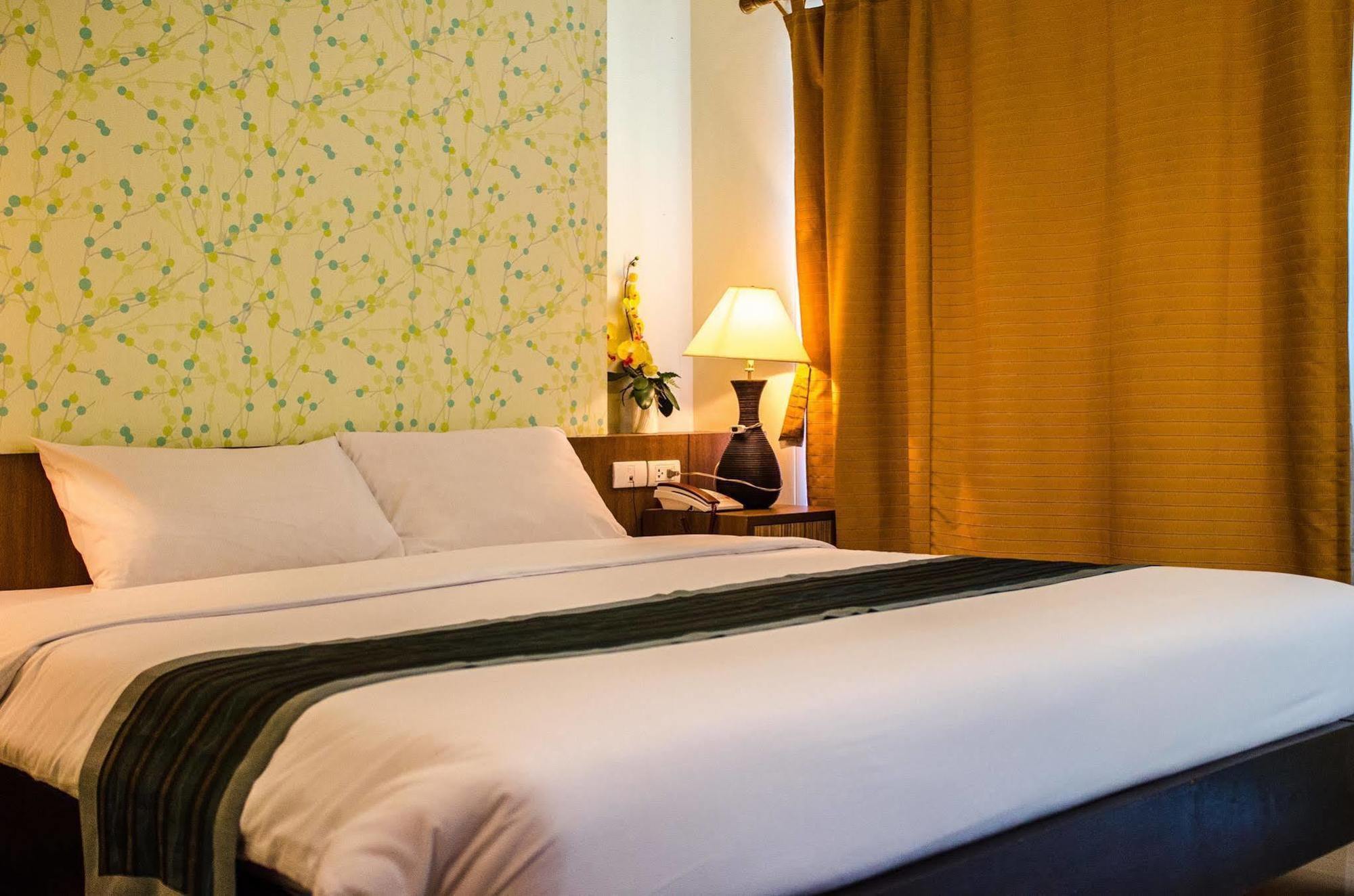 The Platinum Suite Bangkok Eksteriør bilde