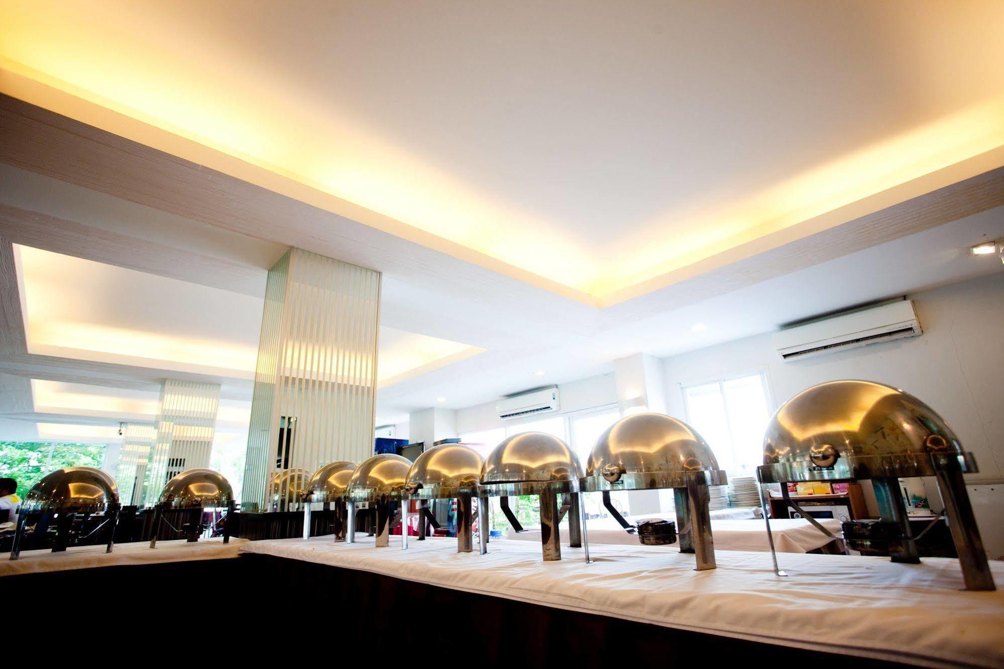The Platinum Suite Bangkok Eksteriør bilde