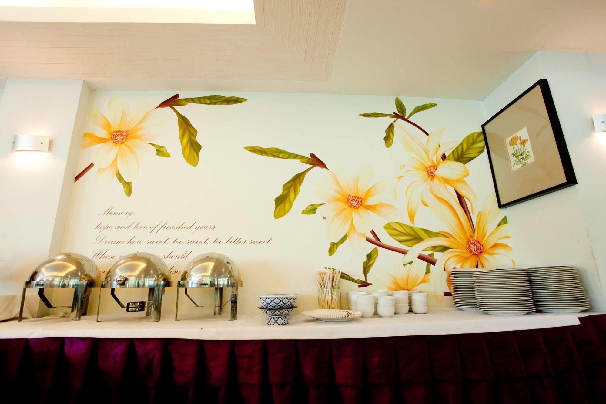 The Platinum Suite Bangkok Eksteriør bilde