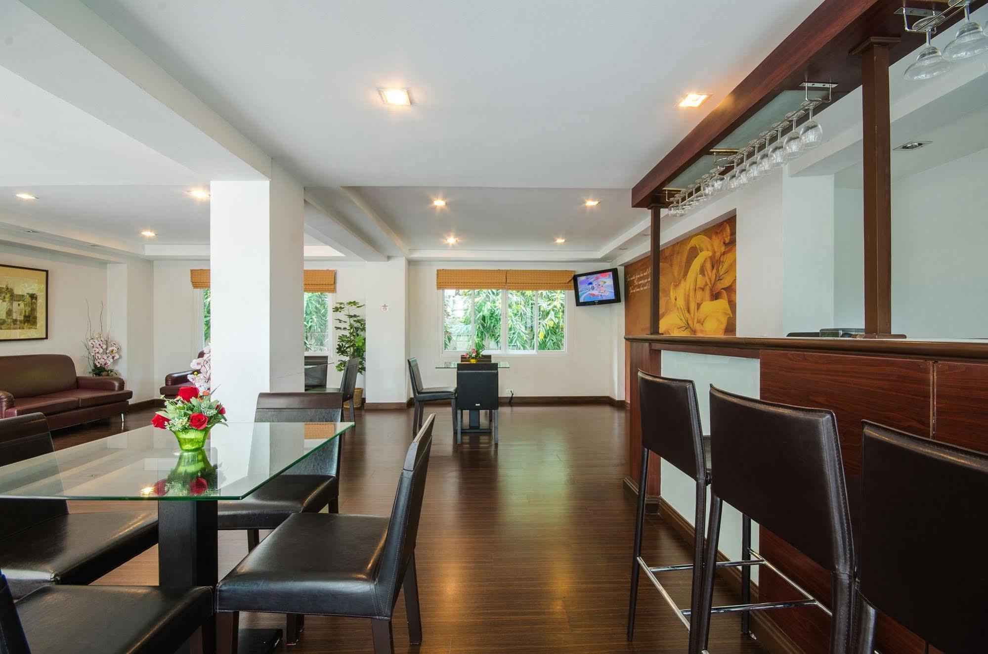 The Platinum Suite Bangkok Eksteriør bilde